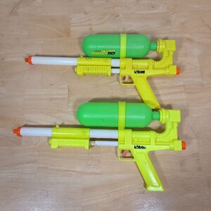 2 Vtg 1990s Original Larami 50 Super Soaker Lot Pair 1989 - TESTED - ONE FLAWED